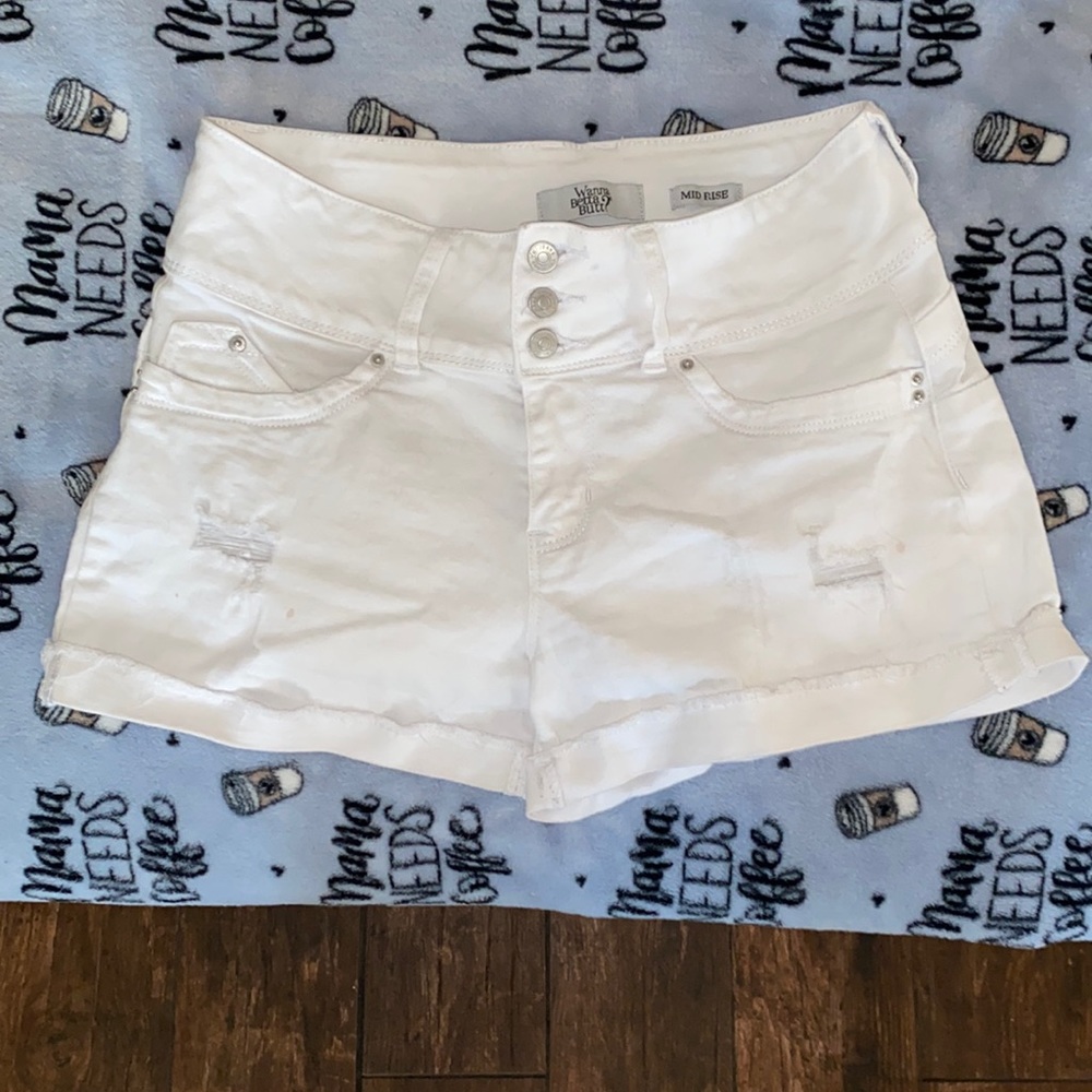 Wanna betta butt (YMI)  white jean shorts!